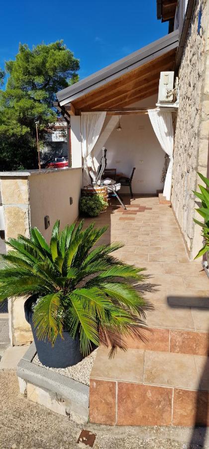 Apartmani Dutkovic Vrboska Luaran gambar