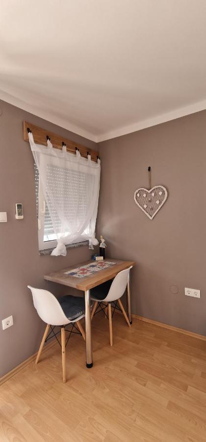 Apartmani Dutkovic Vrboska Luaran gambar