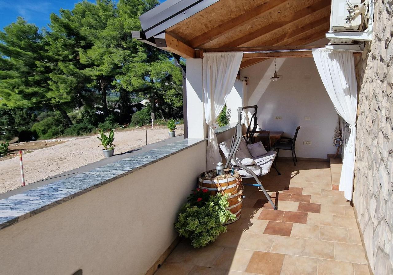 Apartmani Dutkovic Vrboska Luaran gambar