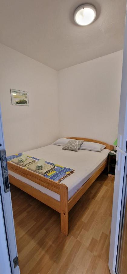 Apartmani Dutkovic Vrboska Luaran gambar