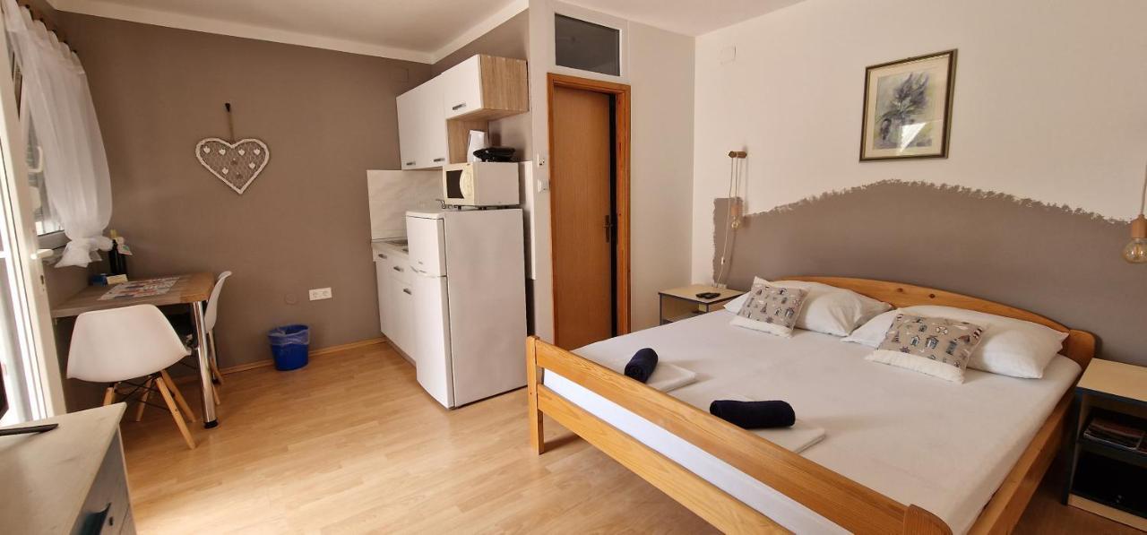 Apartmani Dutkovic Vrboska Luaran gambar