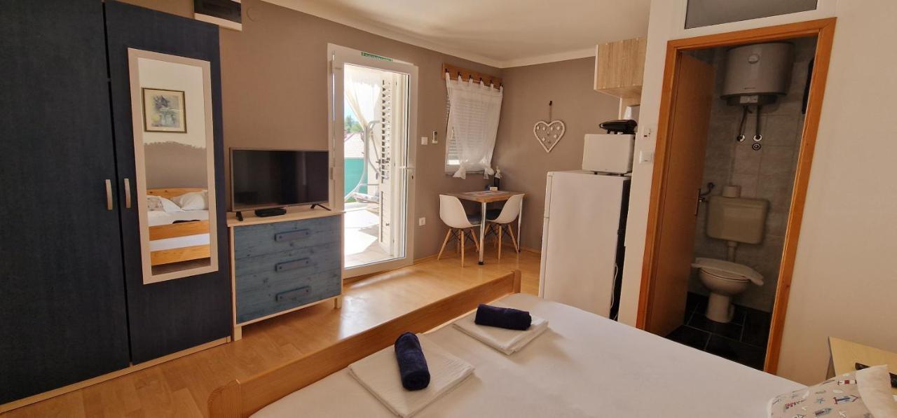 Apartmani Dutkovic Vrboska Luaran gambar
